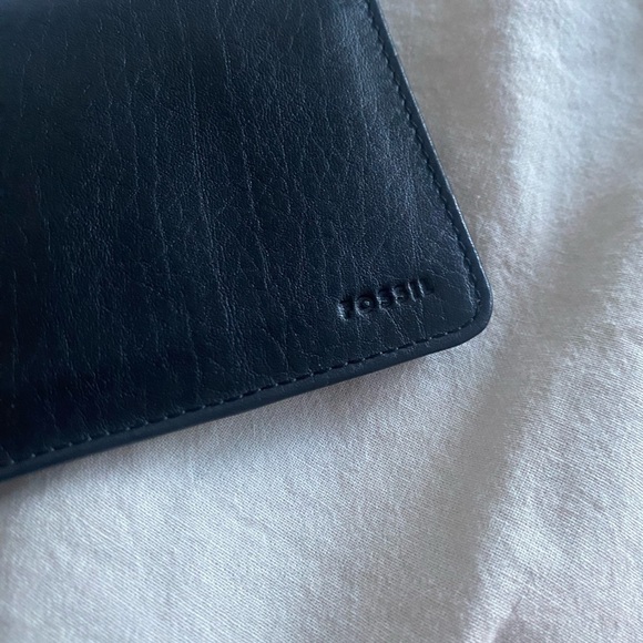 Fossil Black Leather Foldover‎ Card Wallet - Picture 2 of 6